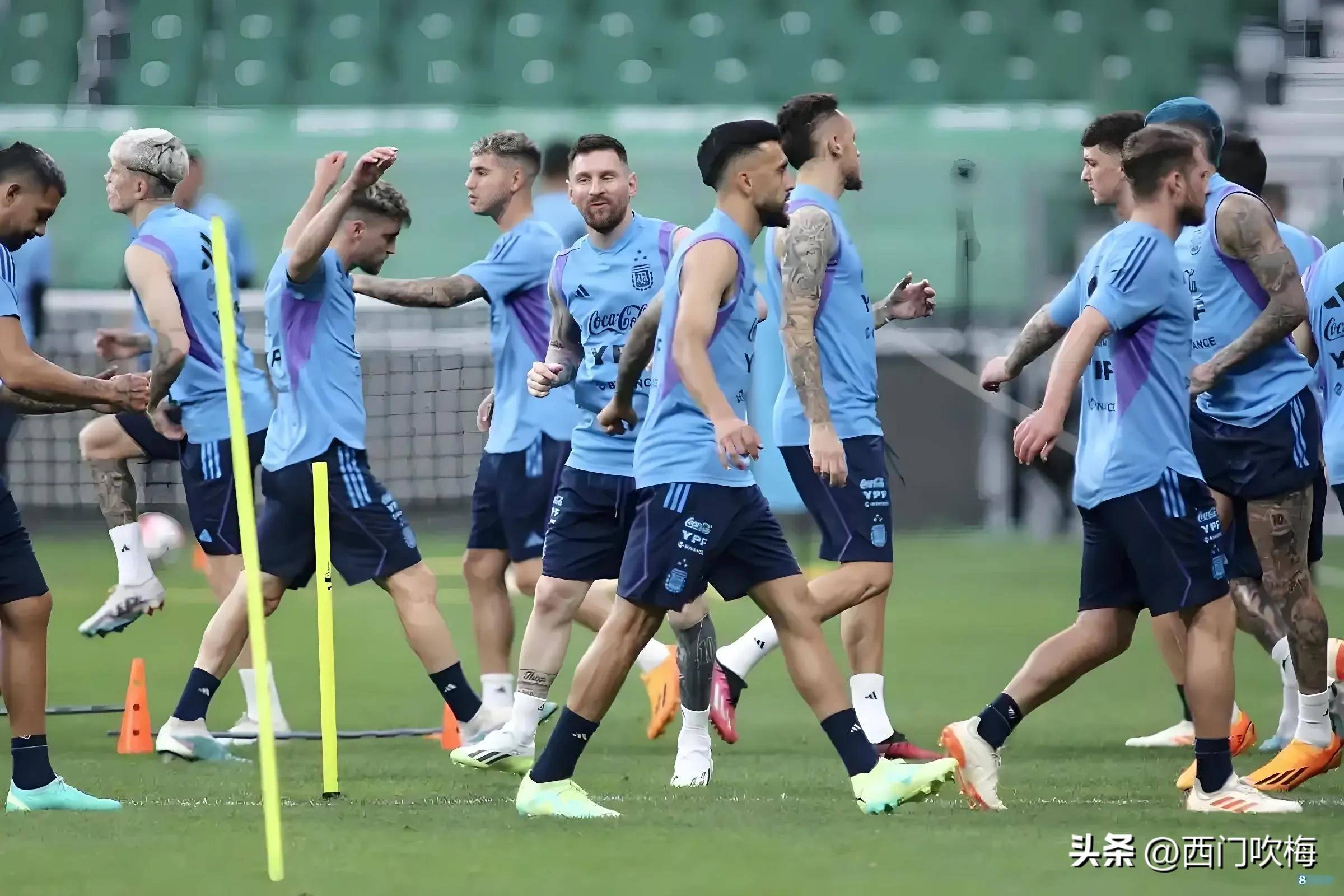 包含马竞今日表现抢眼，梅西整场无解，教练赛后亲自拥抱的词条